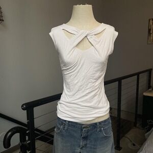 Beautiful white tshirt with unique neckline Size Petite Medium